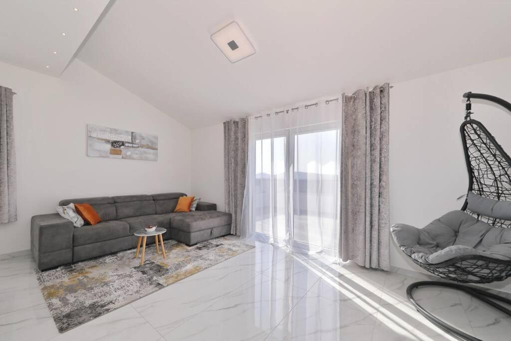 Apartman Chiara Galovac  エクステリア 写真