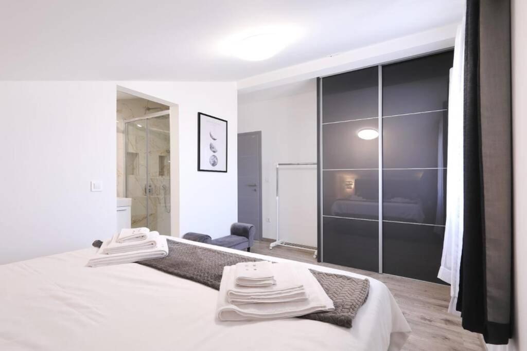 Apartman Chiara Galovac  エクステリア 写真